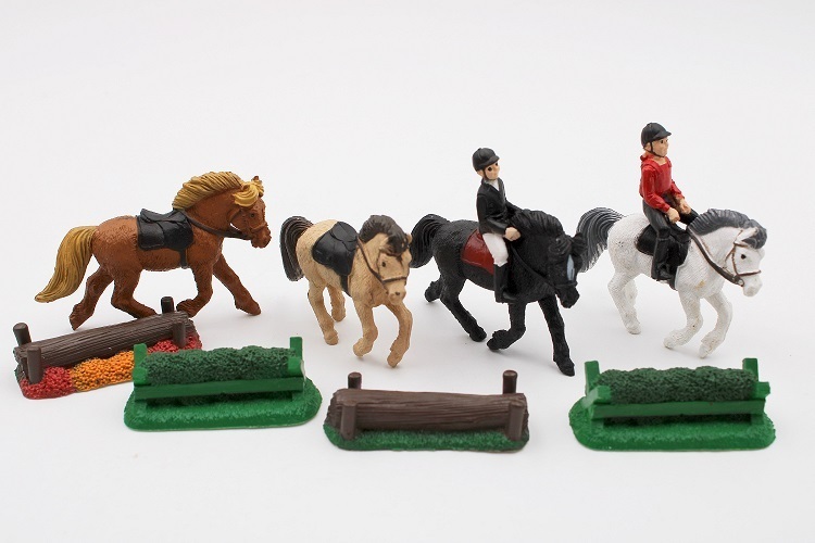 Safari Ltd 682104 Ponies Pony Derby Serie Themengebiet 10 Minifiguren 
