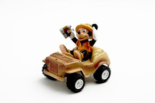 BUL15305-a – Micky Safari ( jeep marrón)