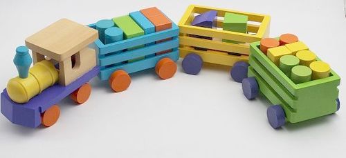MW101 - Train en bois avec cubes en bois